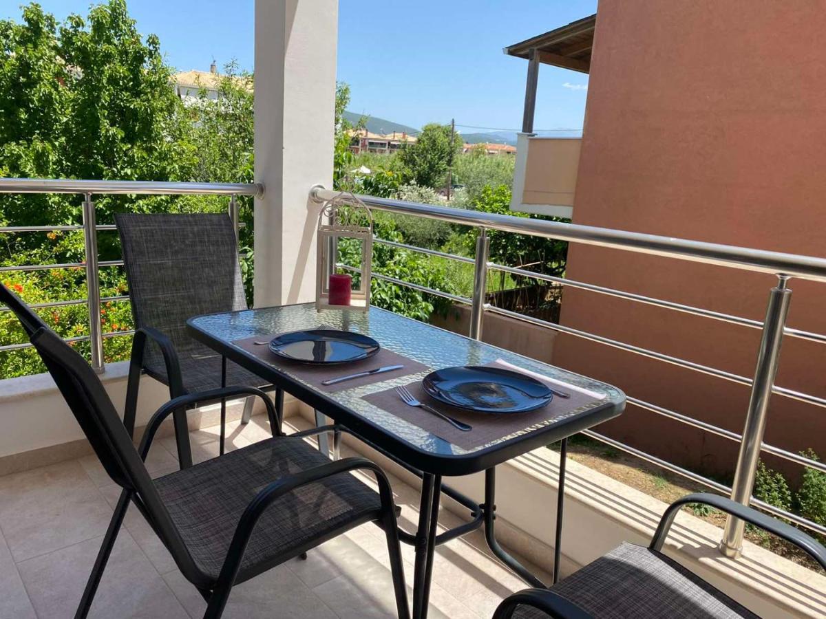Phil'S Apartments Lefkada City ภายนอก รูปภาพ