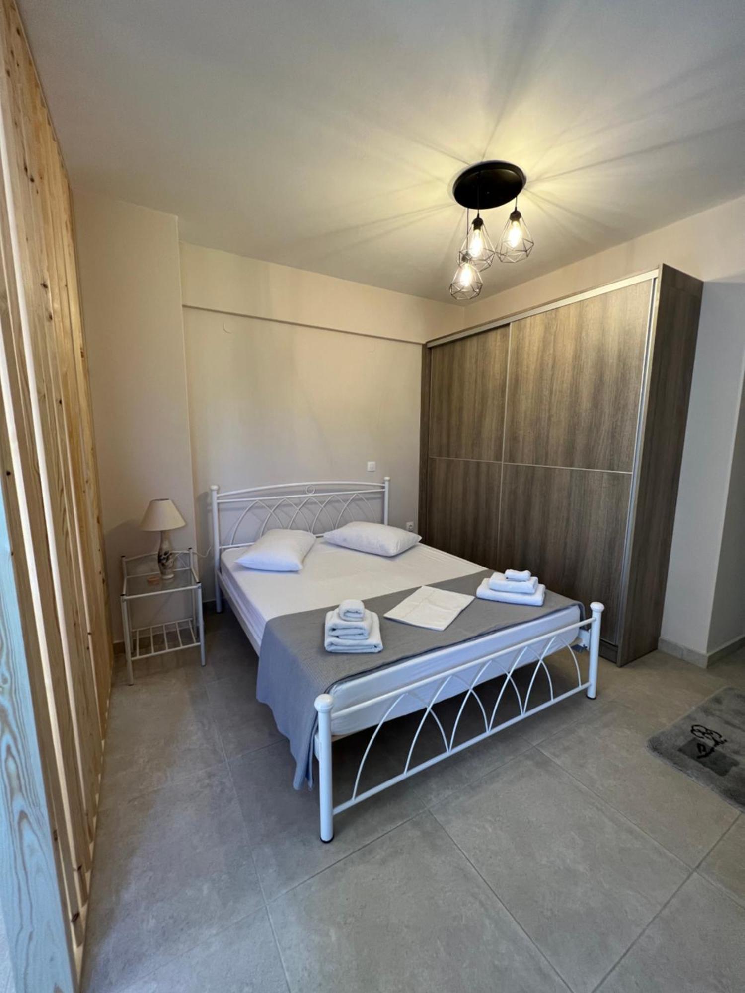 Phil'S Apartments Lefkada City ภายนอก รูปภาพ