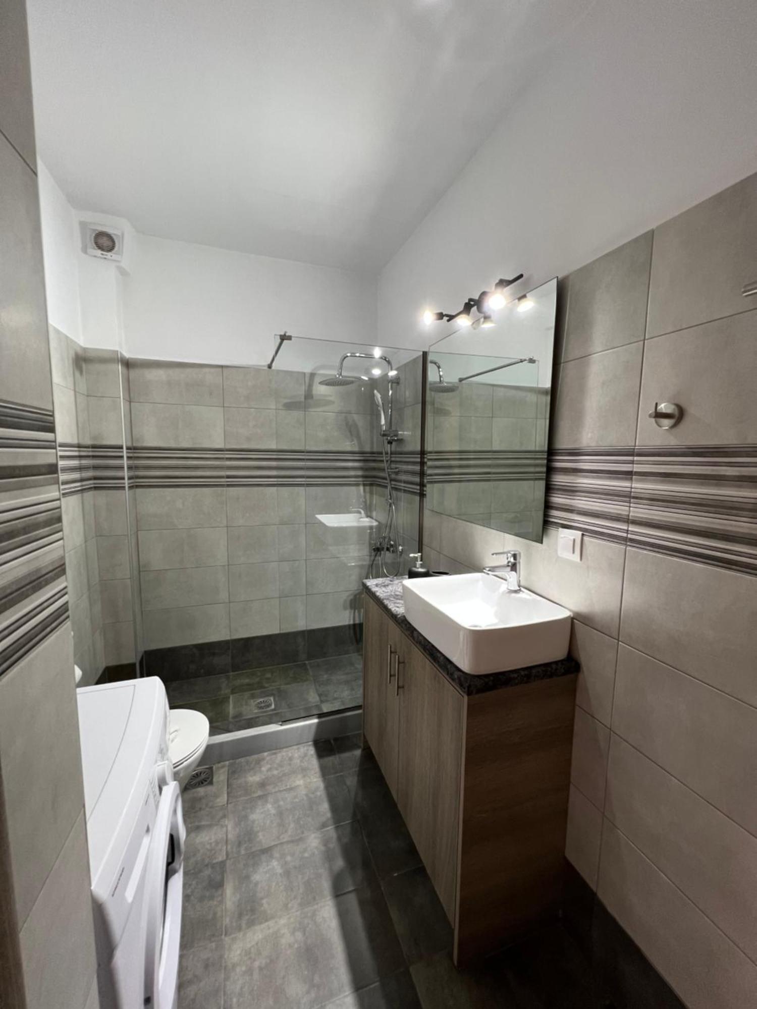 Phil'S Apartments Lefkada City ภายนอก รูปภาพ
